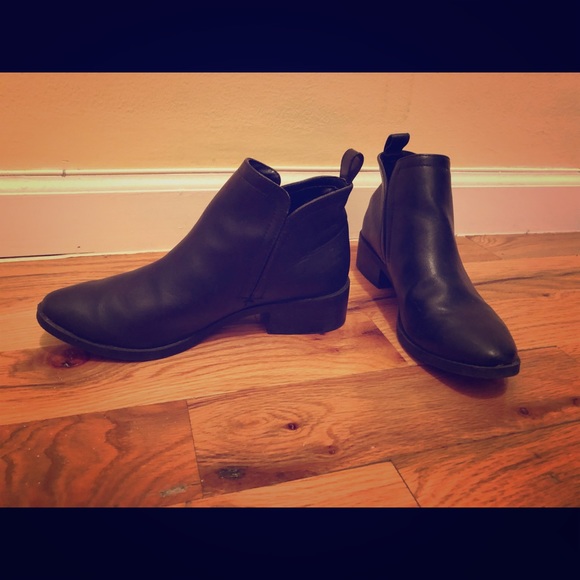 Size 7 Merona booties! - Picture 1 of 5